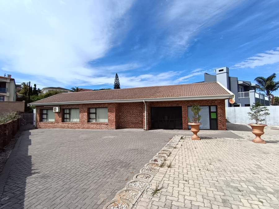 4 Bedroom Property for Sale in Aston Bay Eastern Cape